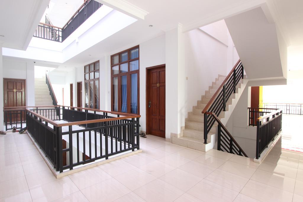 Hotel Reddoorz @ Plemburan Sleman  Exterior foto