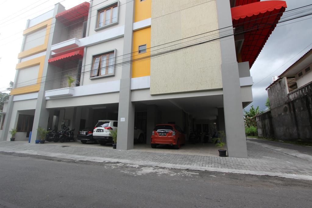 Hotel Reddoorz @ Plemburan Sleman  Exterior foto