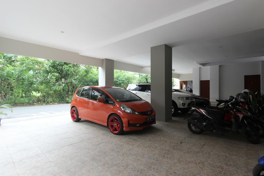 Hotel Reddoorz @ Plemburan Sleman  Exterior foto