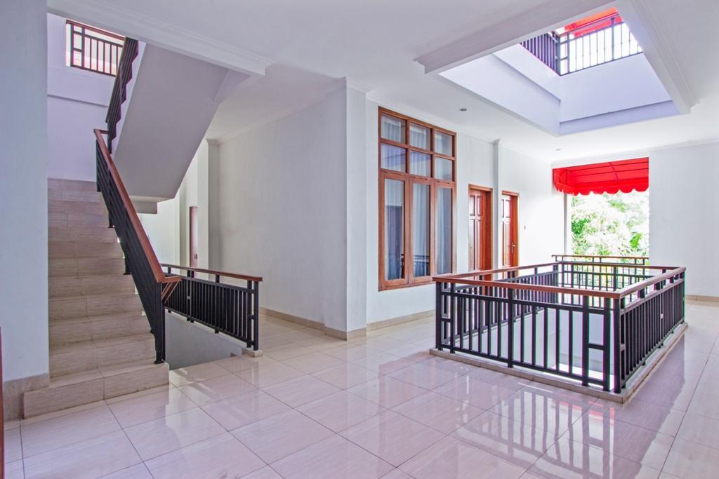 Hotel Reddoorz @ Plemburan Sleman  Exterior foto