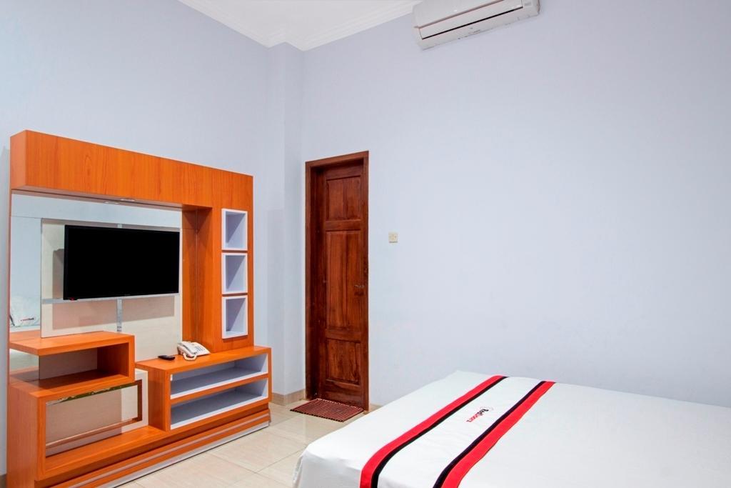 Hotel Reddoorz @ Plemburan Sleman  Exterior foto