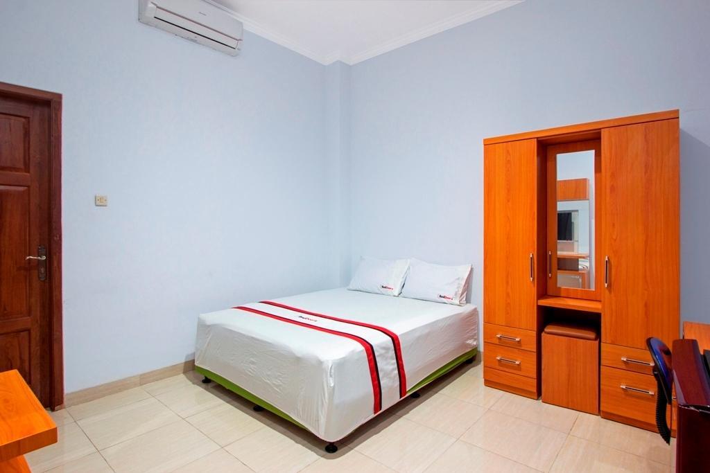 Hotel Reddoorz @ Plemburan Sleman  Exterior foto